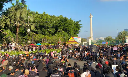 Aksi Kamisan ke-876: Mengenang 21 Tahun Kematian Munir